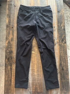 lululemon athletica Men's Black ABC pant